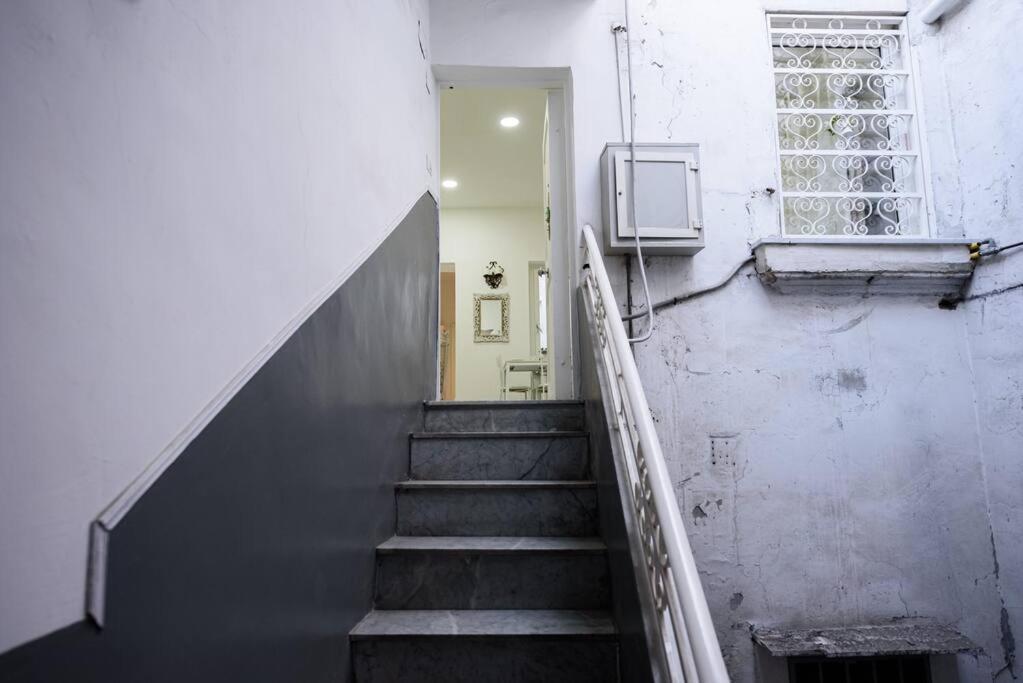 A Due Passi Da Toledo Apartment Naples Exterior photo